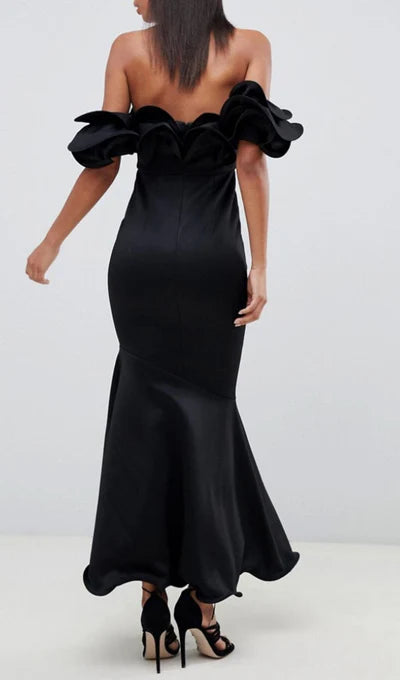 Vestido de fiesta largo con hombros descubiertos y corte sirena